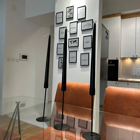 Home Apartment *